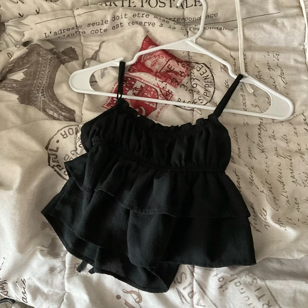 Hardly ever worn - Picture 1 of 2